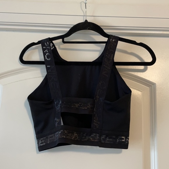 Nike Cropped Tank - Picture 2 of 2